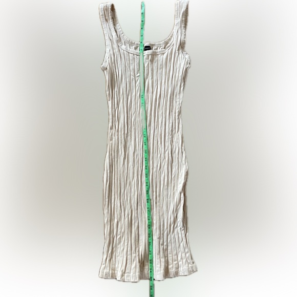 SHEIN Dress - Picture 2 of 4